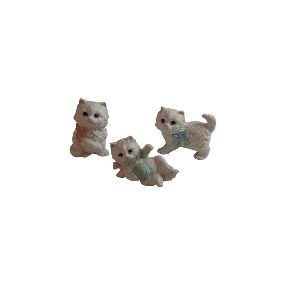 Vintage  3 White Persian‎ Cat Kittens Figurines HOMCO #1410  #1428 Blue Bow